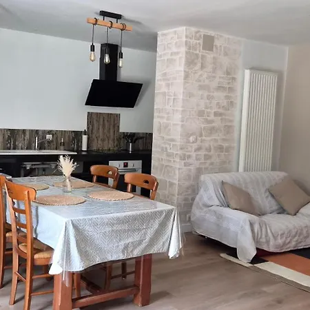 Longere Typique Charentaise Holiday home Migron